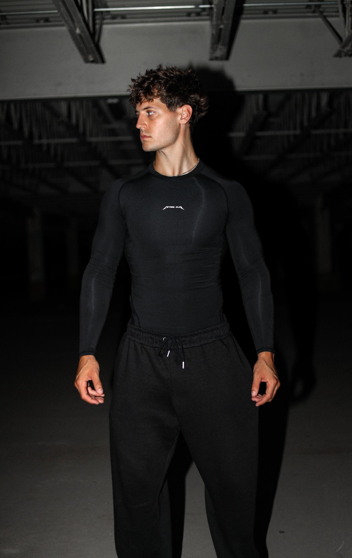 Venom Compression Long Sleeve | Midnight Black